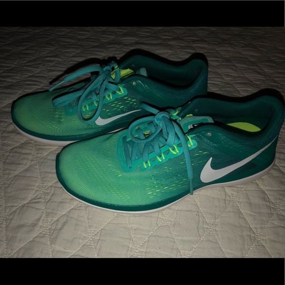 nike shoes women green